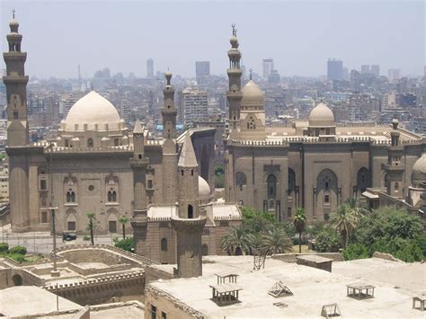 Spotlight on Cairo: The City of a Thousa.